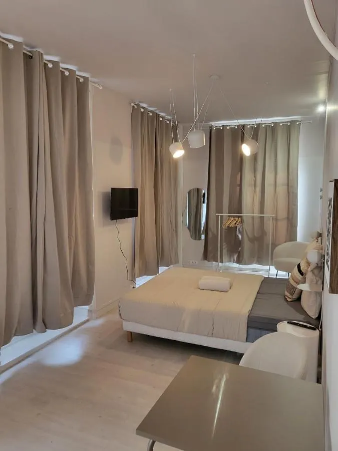 Suite Daiquiri Place Carnot Lyon France