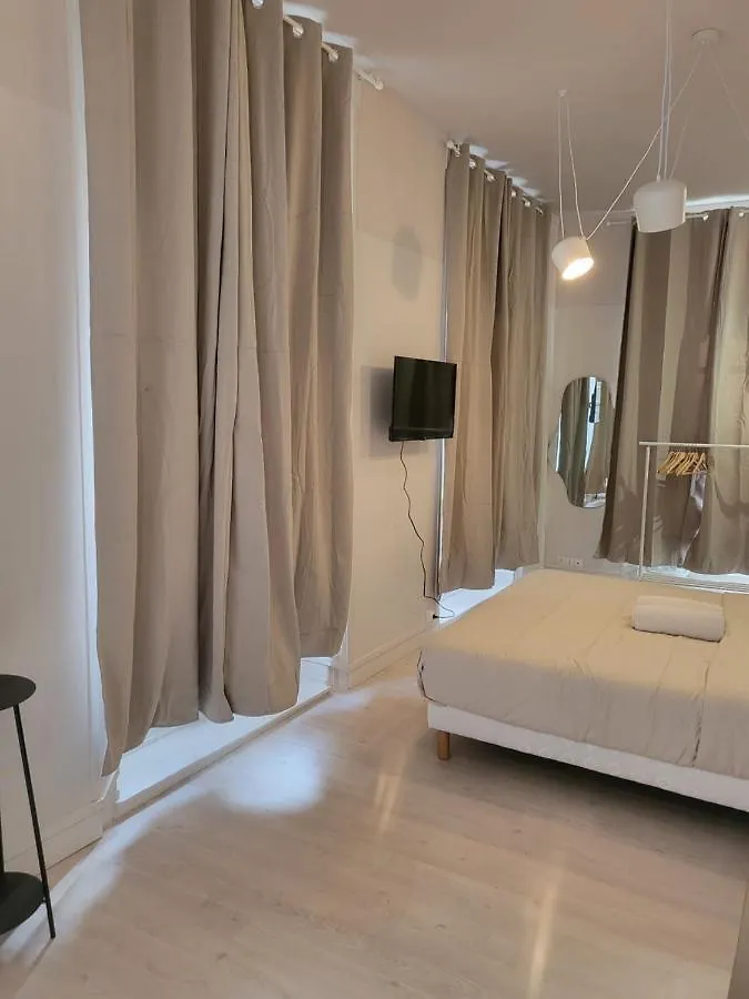 Suite Daiquiri Place Carnot Lyon 0*,